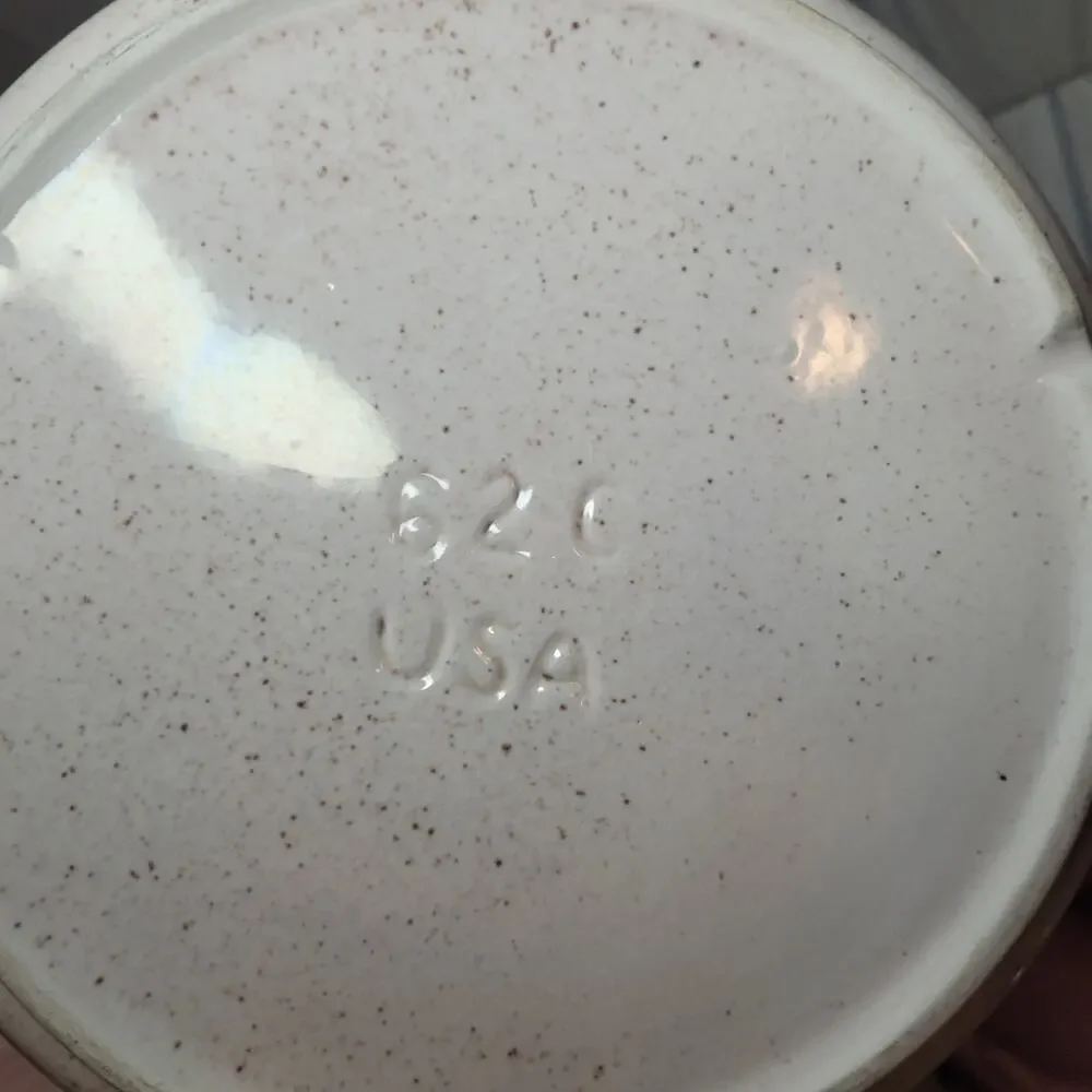 Vtg USA Pottery Pink Covered Casserole Serving Dish Farmhouse Country Coquette